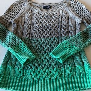 American Eagle Outfitter Cable knit sweater in size Small Petite/Ombre